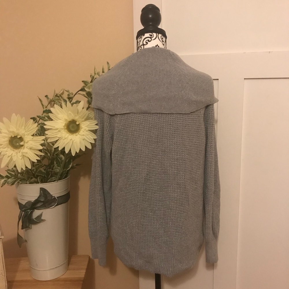 Michael Kors Sweater - Picture 5 of 8